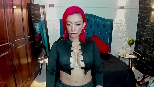 RedQueenMilf online show from 10.13.25