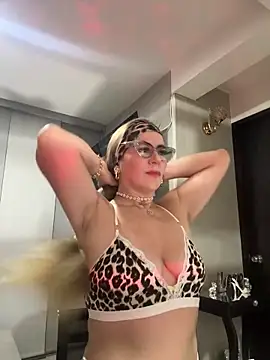 LARIANA RIVERA23 online show from 02.24.25