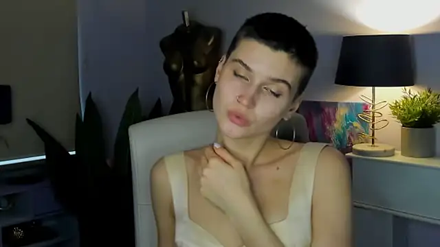 sarah perfect online show from 11.04.25