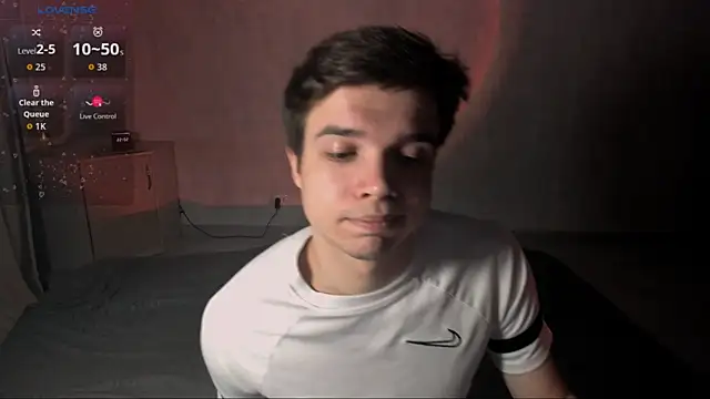 Snapshot of tailer_ chatting on 01.18.26 tailer online show from 01.18.26