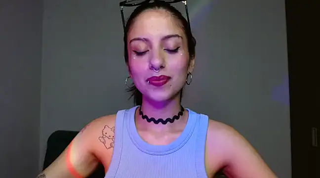 Snapshot of Ary_Pieerce chatting on 12.20.24 Ary Pieerce online show from 12.20.24