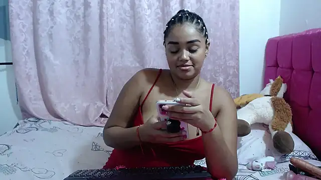 Snapshot of kiara_milf_ chatting on 03.07.25 kiara milf online show from 03.07.25