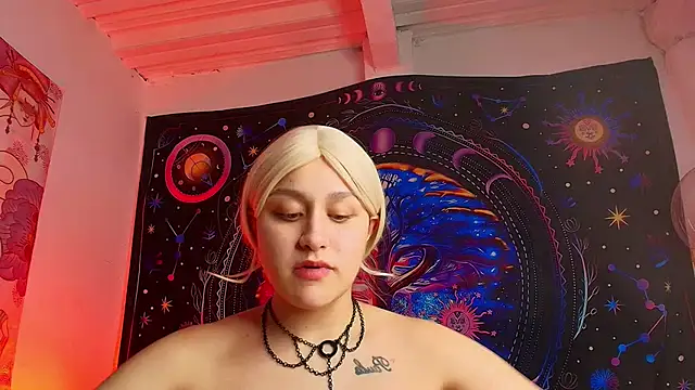 LailaCatt online show from 09.20.25