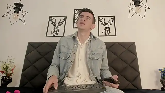 MikaelSlow online show from 02.22.25