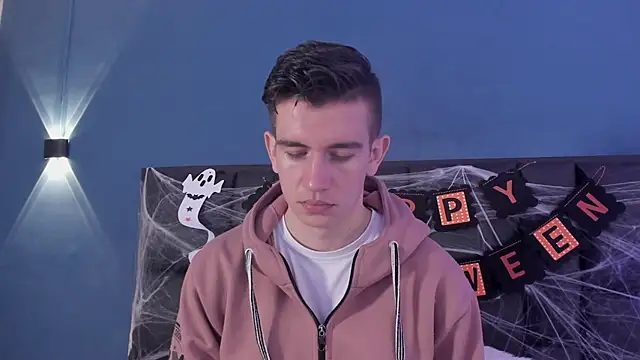 MikaelSlow online show from 10.28.25