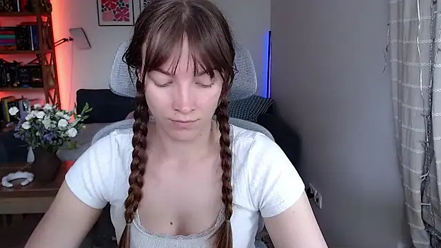 Snapshot of kenzie_x chatting on 06.18.26 kenzie x online show from 06.18.26