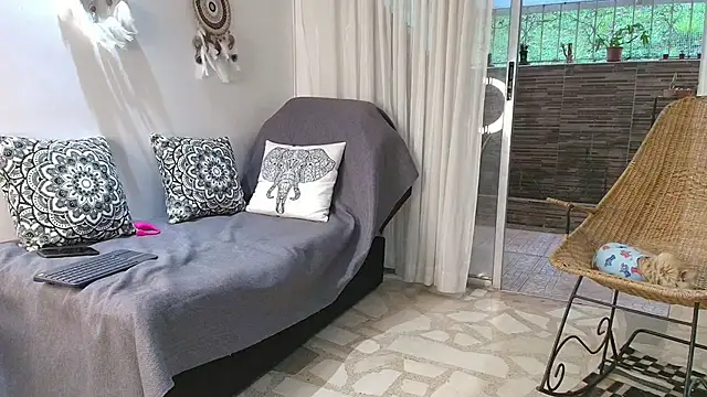 Snapshot of MarilynDavies chatting on 02.19.25 MarilynDavies online show from 02.19.25