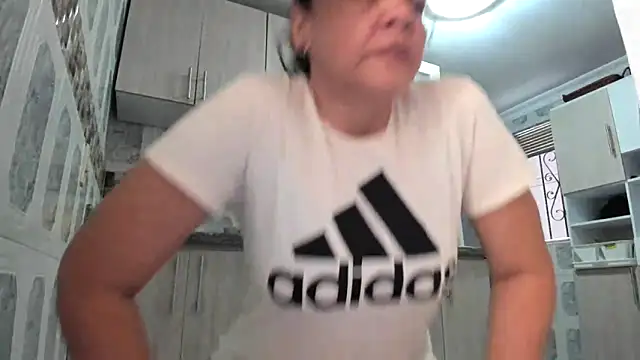 Snapshot of MarilynDavies chatting on 11.01.25 MarilynDavies online show from 11.01.25