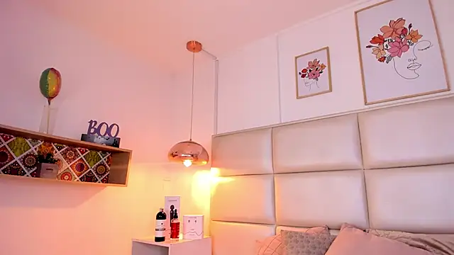 Snapshot of Aily_Yozuko chatting on 01.13.25 Aily Yozuko online show from 01.13.25