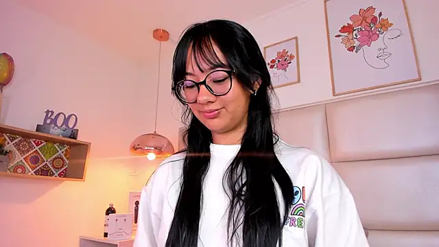 Snapshot of Aily_Yozuko chatting on 01.17.25 Aily Yozuko online show from 01.17.25