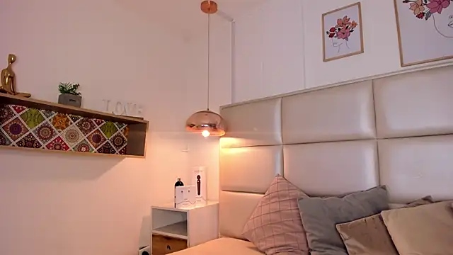 Snapshot of Aily_Yozuko chatting on 02.07.25 Aily Yozuko online show from 02.07.25