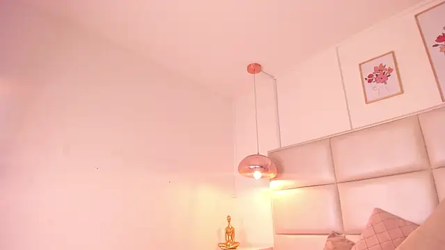 Snapshot of Aily_Yozuko chatting on 03.06.25 Aily Yozuko online show from 03.06.25