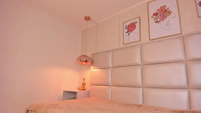 Snapshot of Aily_Yozuko chatting on 09.09.25 Aily Yozuko online show from 09.09.25