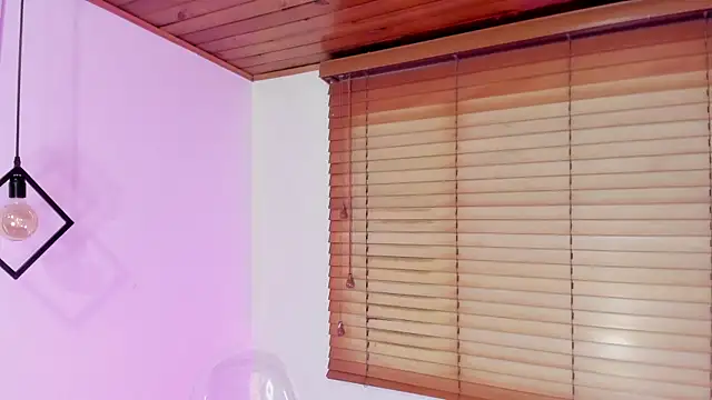 GENNESIS LOVE online show from 12.23.25