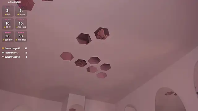 CarolineGraceX online show from 03.02.25