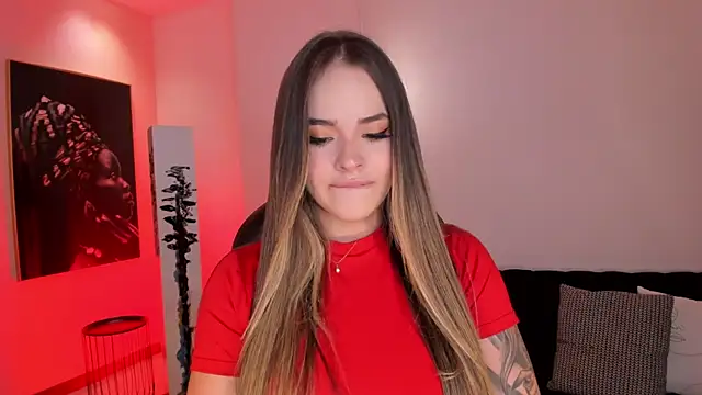 Snapshot of DonnaStonne chatting on 01.08.25 DonnaStonne online show from 01.08.25