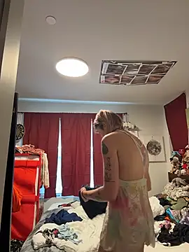 Snapshot of Esteem369 chatting on 10.16.25 Esteem369 online show from 10.16.25