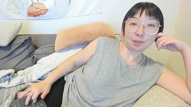 Snapshot of luxgray chatting on 02.02.26 luxgray online show from 02.02.26