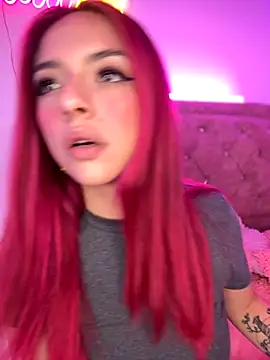 Snapshot of YovngBaby chatting on 09.16.25 YovngBaby online show from 09.16.25