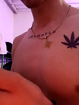 Snapshot of Liancy chatting on 02.11.25 Liancy online show from 02.11.25