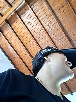 Snapshot of Liancy chatting on 09.30.25 Liancy online show from 09.30.25