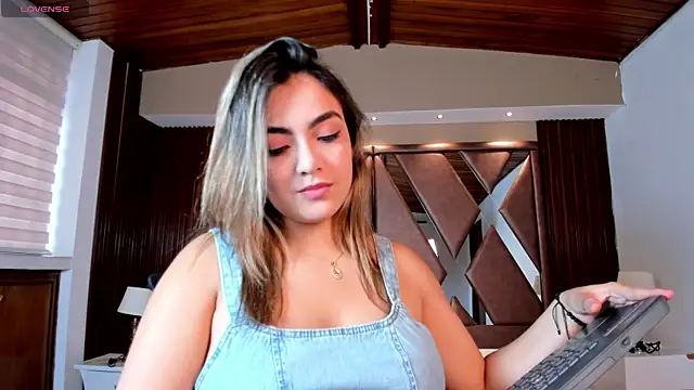 IsabellaaJoness online show from 04.14.26