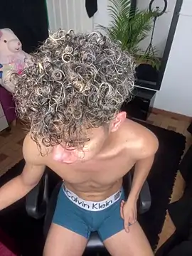 Snapshot of DavidfullOFlove chatting on 09.26.25 DavidfullOFlove online show from 09.26.25