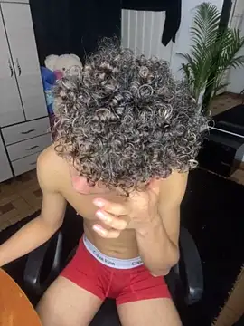 Snapshot of DavidfullOFlove chatting on 10.30.25 DavidfullOFlove online show from 10.30.25