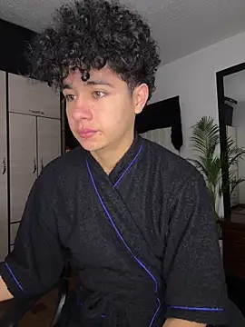 Snapshot of DavidfullOFlove chatting on 12.20.25 DavidfullOFlove online show from 12.20.25