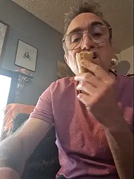 Snapshot of bibananaman chatting on 12.22.25 bibananaman online show from 12.22.25