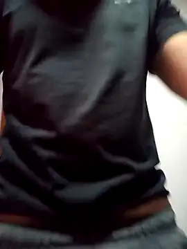 Snapshot of luisfer_98 chatting on 12.02.25 luisfer 98 online show from 12.02.25