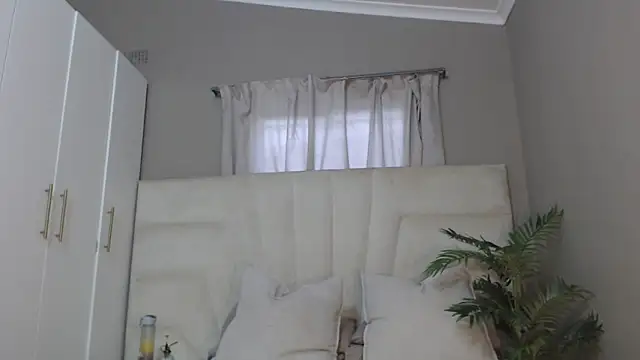 Snapshot of naughtyblackdolie chatting on 02.28.25 naughtyblackdolie online show from 02.28.25