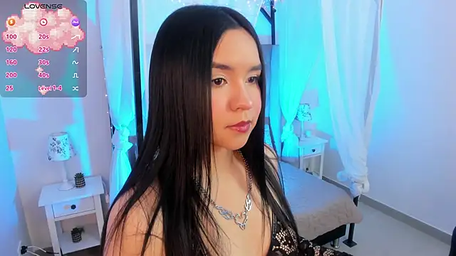 Hanna  Becker  online show from 09.28.25