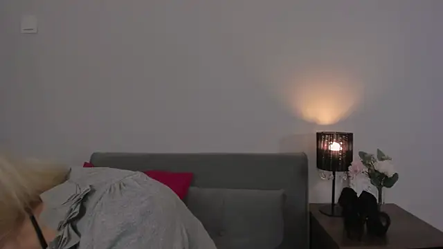 Snapshot of CrystalHotty chatting on 01.27.25 CrystalHotty online show from 01.27.25