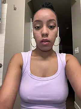 Snapshot of juicyyy323 chatting on 02.03.25 juicyyy323 online show from 02.03.25