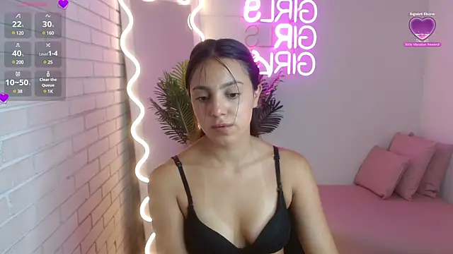 Snapshot of Pia_tay chatting on 01.05.25 Pia tay online show from 01.05.25