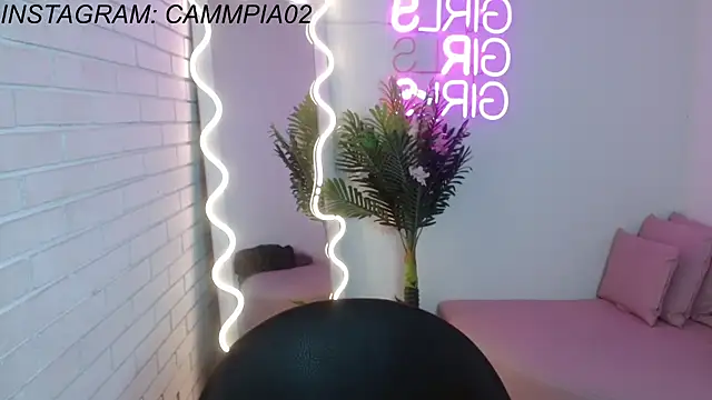 Snapshot of Pia_tay chatting on 02.28.25 Pia tay online show from 02.28.25