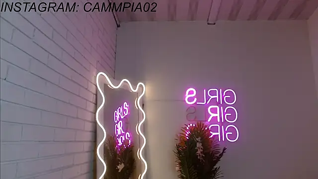 Snapshot of Pia_tay chatting on 03.14.25 Pia tay online show from 03.14.25