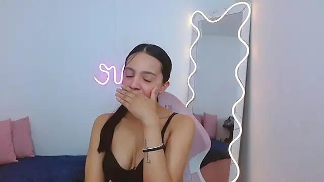 Snapshot of Pia_tay chatting on 09.15.25 Pia tay online show from 09.15.25