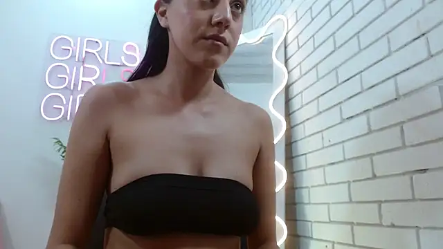 Snapshot of Pia_tay chatting on 09.22.25 Pia tay online show from 09.22.25