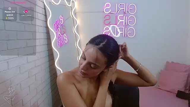 Snapshot of Pia_tay chatting on 11.15.25 Pia tay online show from 11.15.25