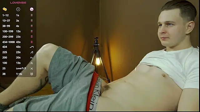 Snapshot of charlie_smiley chatting on 12.15.24 charlie smiley online show from 12.15.24