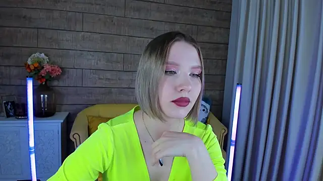 LiliLinn online show from 01.28.25