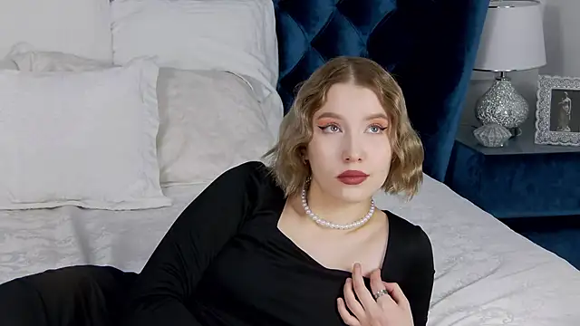 LiliLinn online show from 01.31.25