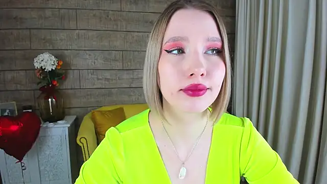 LiliLinn online show from 02.19.25