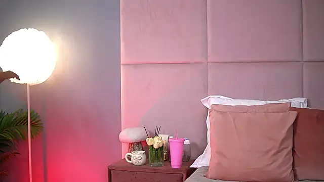 AlmaLuv online show from 09.23.25