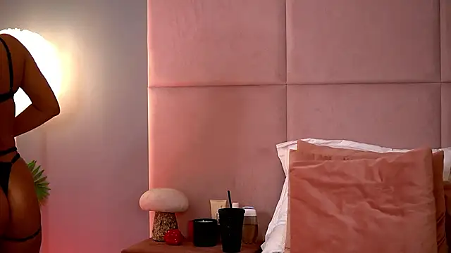 Snapshot of AlmaLuv chatting on 03.05.26 AlmaLuv online show from 03.05.26