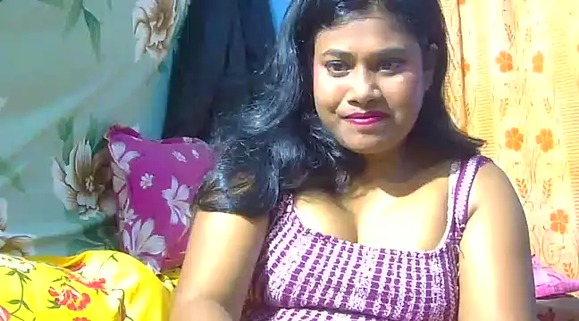 Snapshot of sexy_roma chatting on 03.04.25 sexy roma online show from 03.04.25