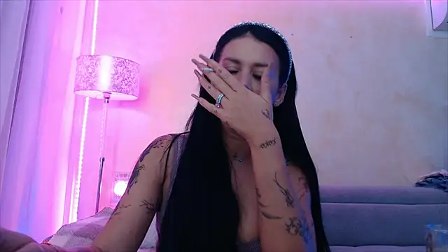 LaylaCruzRose online show from 04.04.26