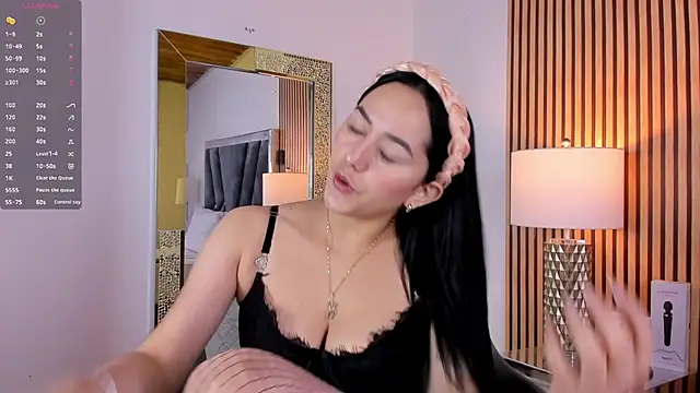 hazel ross tcw online show from 01.25.25